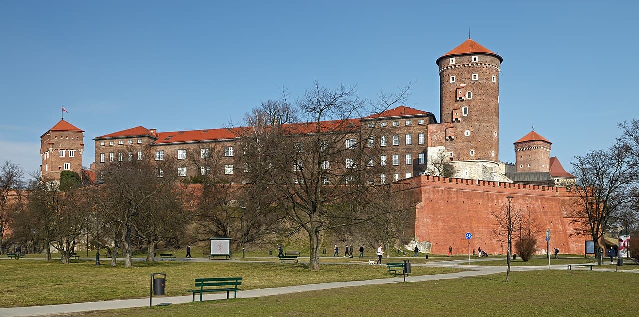 טירת Wawel — הטירה המלכותית על גדות הוויסלה